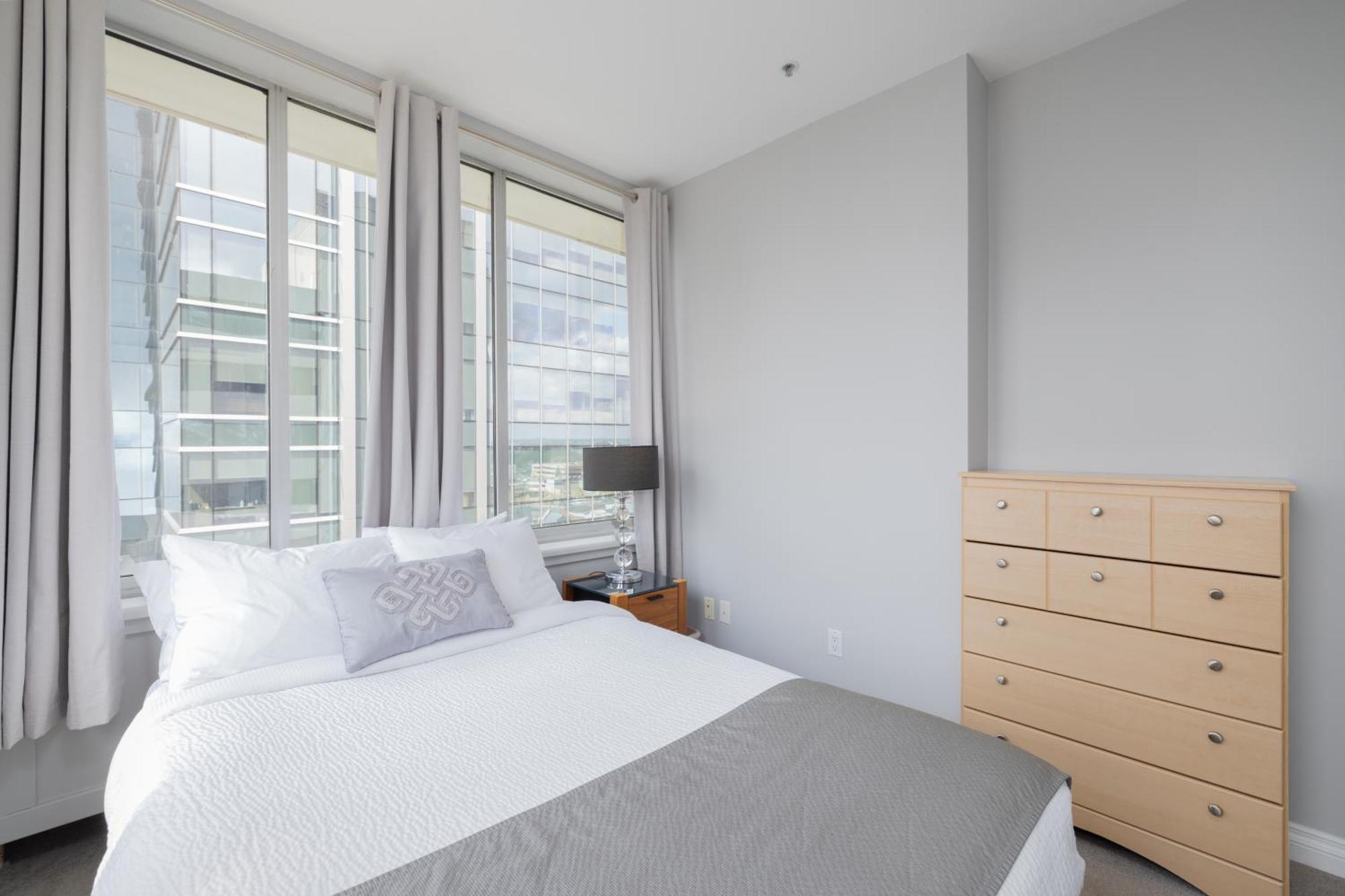 Obasa Suites @ The Hamilton Regina Kültér fotó